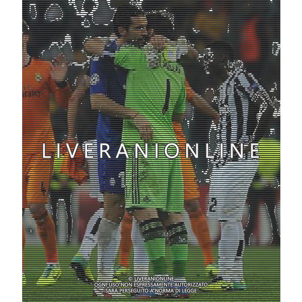UEFA Champions League 2013/2014 Gruppo B Torino - 05.11.2013 Juventus-Real Madrid Nella Foto:abbraccio buffon casillas /Ph.Vitez-Ag. Aldo Liverani