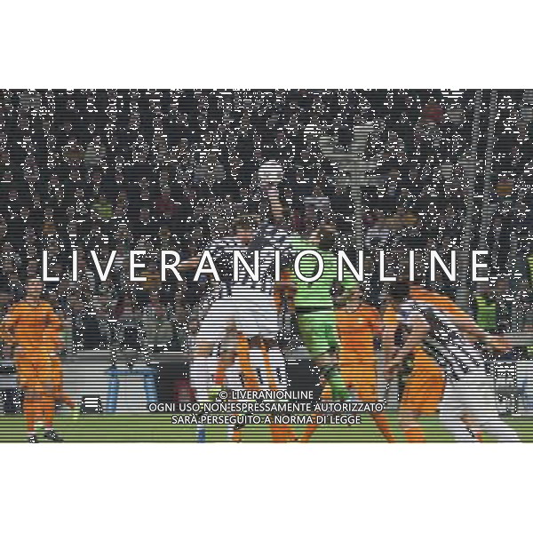 2013 © Matteo Bottanelli (Liverani) - MB Torino 05/11/13 - Calcio - Champions League - Juventus Real Madrid - nella foto: Parata Casillas FOTO BOTTANELLI MATTEO-AG ALDO LIVERANI SAS