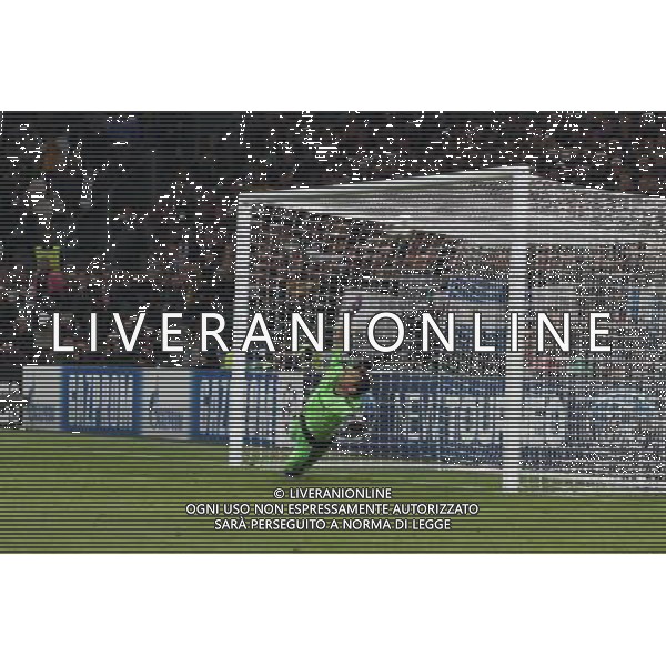 2013 © Matteo Bottanelli (Liverani) - MB Torino 05/11/13 - Calcio - Champions League - Juventus Real Madrid - nella foto: gol rigore Arturo Vidal FOTO BOTTANELLI MATTEO-AG ALDO LIVERANI SAS