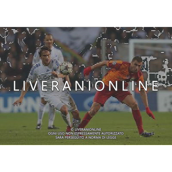 UEFA Champions League group B match between FC Copenhagen and Galatasaray at Parken Stadium on November 05, 2013 in Copenhagen , Denmark. Pictured: Burak Yilmaz of Galatasaray and Thomas Delaney of Copenhagen. ©PHOTOSHOT/AGENZIA ALDO LIVERANI SAS - ITALY ONLY - EDITORIAL USE ONLY
