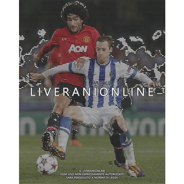05.11.2013, Anoeta Stadion, San Sebastian, ESP, UEFA CL, Real Sociedad vs Manchester United, Gruppe A, im Bild Real Sociedad\'s David Zurutuza (r) and Manchester United FC\'s Marouane Fellaini // Real Sociedad\'s David Zurutuza (r) and Manchester United FC\'s Marouane Fellaini during UEFA Champions League group A match between Real Sociedad and Manchester United at the Anoeta Stadion in San Sebastian, Spain on 2013/11/06. *****ATTENTION - OUT of ESP, SUI***** ©PHOTOSHOT/AGENZIA ALDO LIVERANI SAS - ITALY ONLY - EDITORIAL USE ONLY
