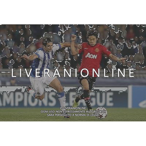 05.11.2013, Anoeta Stadion, San Sebastian, ESP, UEFA CL, Real Sociedad vs Manchester United, Gruppe A, im Bild Real Sociedad\'s Markel Bergara (l) and Manchester United FC\'s Shinji Kagawa // Real Sociedad\'s Markel Bergara (l) and Manchester United FC\'s Shinji Kagawa during UEFA Champions League group A match between Real Sociedad and Manchester United at the Anoeta Stadion in San Sebastian, Spain on 2013/11/06. *****ATTENTION - OUT of ESP, SUI***** ©PHOTOSHOT/AGENZIA ALDO LIVERANI SAS - ITALY ONLY - EDITORIAL USE ONLY