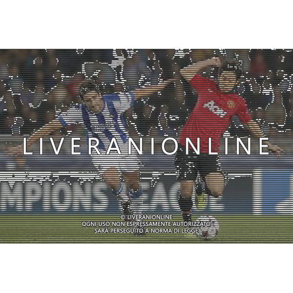 05.11.2013, Anoeta Stadion, San Sebastian, ESP, UEFA CL, Real Sociedad vs Manchester United, Gruppe A, im Bild Real Sociedad\'s Markel Bergara (l) and Manchester United FC\'s Shinji Kagawa // Real Sociedad\'s Markel Bergara (l) and Manchester United FC\'s Shinji Kagawa during UEFA Champions League group A match between Real Sociedad and Manchester United at the Anoeta Stadion in San Sebastian, Spain on 2013/11/06. *****ATTENTION - OUT of ESP, SUI***** ©PHOTOSHOT/AGENZIA ALDO LIVERANI SAS - ITALY ONLY - EDITORIAL USE ONLY