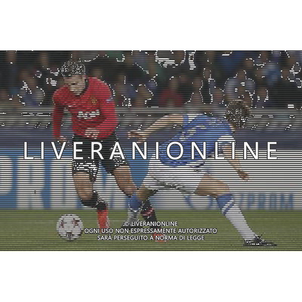 05.11.2013, Anoeta Stadion, San Sebastian, ESP, UEFA CL, Real Sociedad vs Manchester United, Gruppe A, im Bild Real Sociedad\'s Markel Bergara (r) and Manchester United FC\'s Robin Van Persie // Real Sociedad\'s Markel Bergara (r) and Manchester United FC\'s Robin Van Persie during UEFA Champions League group A match between Real Sociedad and Manchester United at the Anoeta Stadion in San Sebastian, Spain on 2013/11/06. *****ATTENTION - OUT of ESP, SUI***** ©PHOTOSHOT/AGENZIA ALDO LIVERANI SAS - ITALY ONLY - EDITORIAL USE ONLY