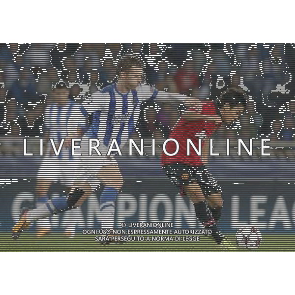 05.11.2013, Anoeta Stadion, San Sebastian, ESP, UEFA CL, Real Sociedad vs Manchester United, Gruppe A, im Bild Real Sociedad\'s David Zurutuza (l) and Manchester United FC\'s Shinji Kagawa // Real Sociedad\'s David Zurutuza (l) and Manchester United FC\'s Shinji Kagawa during UEFA Champions League group A match between Real Sociedad and Manchester United at the Anoeta Stadion in San Sebastian, Spain on 2013/11/06. *****ATTENTION - OUT of ESP, SUI***** ©PHOTOSHOT/AGENZIA ALDO LIVERANI SAS - ITALY ONLY - EDITORIAL USE ONLY