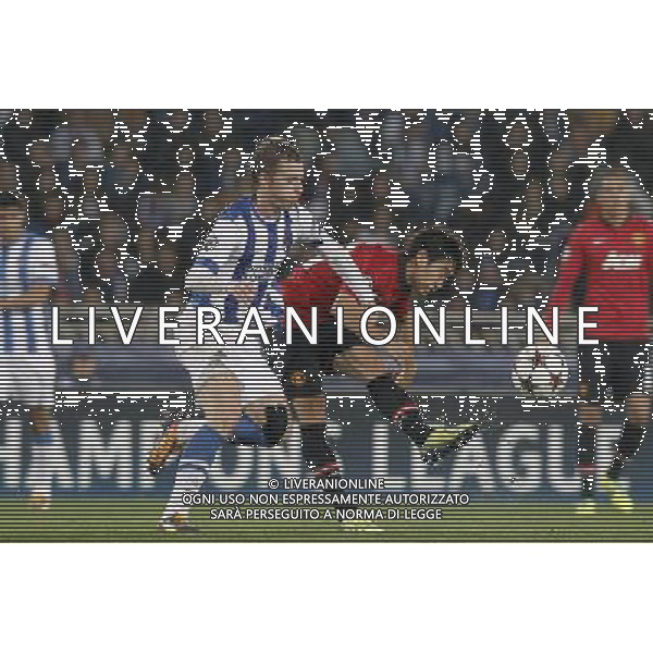 05.11.2013, Anoeta Stadion, San Sebastian, ESP, UEFA CL, Real Sociedad vs Manchester United, Gruppe A, im Bild Real Sociedad\'s David Zurutuza (l) and Manchester United FC\'s Shinji Kagawa // Real Sociedad\'s David Zurutuza (l) and Manchester United FC\'s Shinji Kagawa during UEFA Champions League group A match between Real Sociedad and Manchester United at the Anoeta Stadion in San Sebastian, Spain on 2013/11/06. *****ATTENTION - OUT of ESP, SUI***** ©PHOTOSHOT/AGENZIA ALDO LIVERANI SAS - ITALY ONLY - EDITORIAL USE ONLY