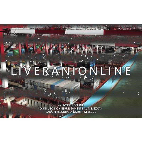 (131108) -- QINGDAO, Nov. 8, 2013 () -- Photo taken on Nov. 7, 2013 shows a container terminal at the Port of Qingdao, east China\'s Shandong Province. In the first 10 months of 2013, China\'s exports and imports gained 7.6 percent from a year earlier, with the trade surplus growing 12 percent year on year to 1.25 trillion yuan. (/Yu Fangping) (mt) ©Photoshot/Ag. Aldo Liverani s.a.s.-Only Italy-Editorial Use Only
