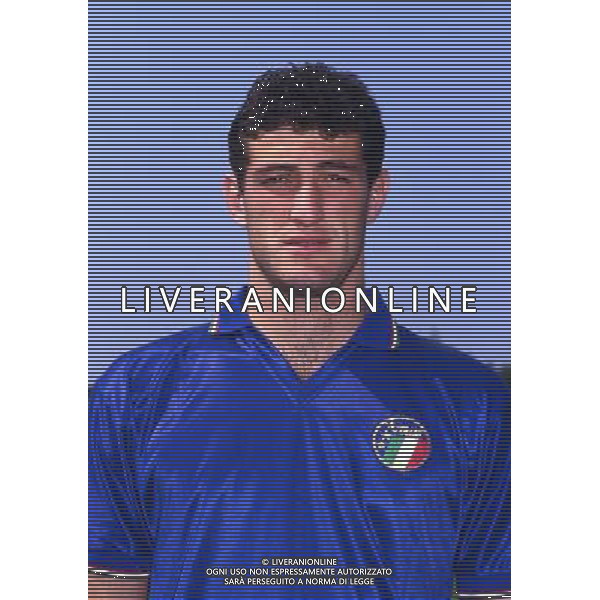 ARCHIVIO LIVERANI NELLA FOTO CIRO FERRARA CON LA MAGLIA DELLA NAZIONALE ITALIANA AG ALDO LIVERANI SAS