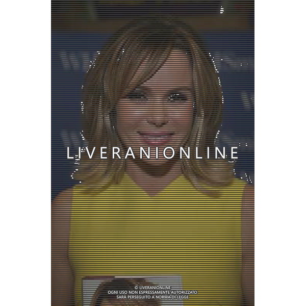 Amanda Holden at WHSmith Guildford for her book No Holding Back Surrey England ©photohsot/AGENZIA ALDO LIVERANI SAS - ITALY ONLY - EDITORIAL USE ONLY ©PHOTOSHOT/AGENZIA ALDO LIVERANI SAS - ITALY ONLY - EDITORIAL USE ONLY
