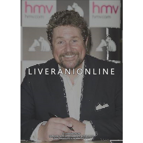 Michael Ball signs copies of his new DVD, Both Sides Now,at HMV Oxford Street, london, AG ALDO LIVERANI SAS ONLY ITALY
