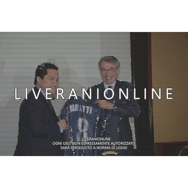 MILANO 15 -11-2013 HOTEL MELIA NUOVO CDA INTER E PASSAGGIO DI CONSEGNE TRA MASSIMO MORATTI ED ERICK THOHIR NELLA FOTO MASSIMO MORATTI CON ERICK THOHIR FOTO ALDO GAZZANIGA-AG ALDO LIVERANI SAS