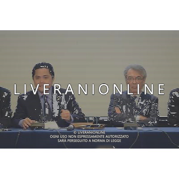 MILANO 15 -11-2013 HOTEL MELIA NUOVO CDA INTER E PASSAGGIO DI CONSEGNE TRA MASSIMO MORATTI ED ERICK THOHIR NELLA FOTO ERICK THOHIR E MASSIMO MORATTI FOTO ALDO GAZZANIGA-AG ALDO LIVERANI SAS