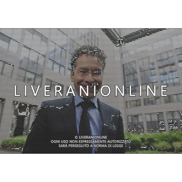 (131114) -- BRUSSELS, Nov 14, 2013 () -- Eurogroup president Jeroen Dijsselbloem arrives at EU headquarters in Brussels , capital of Belgium, Nov 14, 2013, prior to a Eurogroup meeting. (/Ye Pingfan) ©photoshot/AGENZIA ALDO LIVERANI SAS - ITALY ONLY - EDITORIAL USE ONLY - Il presidente dell\'Eurogruppo Jeroen Dijsselbloem parla ai media al suo arrivo presso la sede dell\'Unione europea a Bruxelles, Belgio, 14 Novembre 2013