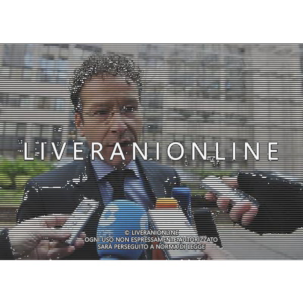 (131114) -- BRUSSELS, Nov 14, 2013 () -- Eurogroup president Jeroen Dijsselbloem speaks to media upon his arrival at EU headquarters in Brussels , capital of Belgium, Nov 14, 2013, prior to a Eurogroup meeting. (/Ye Pingfan) ©photoshot/AGENZIA ALDO LIVERANI SAS - ITALY ONLY - EDITORIAL USE ONLY - Il presidente dell\'Eurogruppo Jeroen Dijsselbloem parla ai media al suo arrivo presso la sede dell\'Unione europea a Bruxelles, Belgio, 14 Novembre 2013