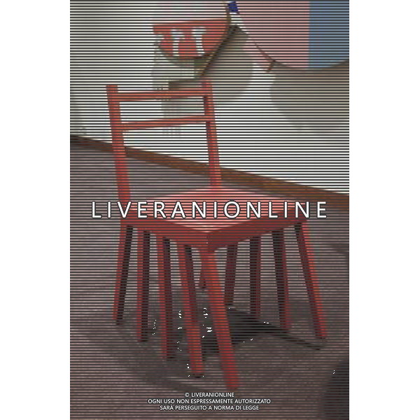 The chair named \'KUDIRKA - rocking chair\' designed by Paulius Vitkauskas shown as a part of decoration of the EU Council during Lithuanian presidency of European Union in Brussels, Belgium on 14.11.2013 by Wiktor Dabkowski ©photoshot/AGENZIA ALDO LIVERANI SAS - ITALY ONLY - Riunione mensile dei ministri delle finanze Ecofin dell\'Unione europea a Bruxelles, in Belgio 14 novembre 2013