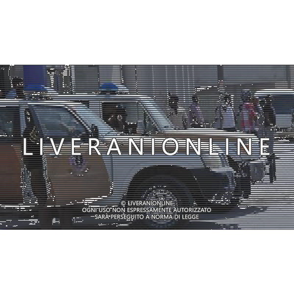 (131110) -- RIYADH, Nov. 10, 2013 () -- Saudi police cars are positioned at a junction in Manfuhah community in Riyadh, capital of Saudi Arabia, Nov. 10, 2013. Saudi Arabia said Saturday that there would be no leniency toward organizations that hire illegal immigrants, Saudi Press Agency reported. Saudi Arabia launched a nation-wide inspection this month, following a six-month amnesty for illegal foreign workers. (/Wang Bo) (jl) ©photoshot/AGENZIA ALDO LIVERANI SAS - ITALY ONLY - EDITORIAL USE ONLY ©photohsot/AGENZIA ALDO LIVERANI SAS - ITALY ONLY - EDITORIAL USE ONLY - Il governo dell\'Arabia Saudita ha detto che non ci sarebbe stato l\'indulto per le organizzazioni che assumono stranieri immigrati clandestini - Riyad, 10 Novembre 2013