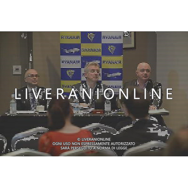 Charlie Cornish, Michael O\'Leary and David O\'Brien discuss in the press conference: Ryanair opening 12 new Stansted routes from April 2014. Ryanair press conderence in the Montcalm London City Hotel, London, 21/11/13 ©photohsot/AGENZIA ALDO LIVERANI SAS - ITALY ONLY - EDITORIAL USE ONLY -