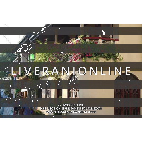 (131121) -- GALLE, Nov. 21, 2013 () -- Photo taken on Nov. 18, 2013 shows a view of the old town of Galle, Sri Lanka. Founded in the 16th century by the Portuguese, Galle reached the height of its development in the 18th century, before the arrival of the British. It is the best example of a fortified city built by Europeans in South and South-East Asia, showing the interaction between European architectural styles and South Asian traditions. Old town of Galle and its fortifications was listed as one of the UNESCO World Heritage Sites in 1988. (/Qin Qing) (hy) ©photoshot/AGENZIA ALDO LIVERANI SAS - ITALY ONLY - Vedute della popolazione nella citta\' vecchia di Galle in Sri Lanka, con le sue fortificazioni e\' stata dichiarata come uno dei patrimoni dell\'umanitˆ dell\'UNESCO nel 1988