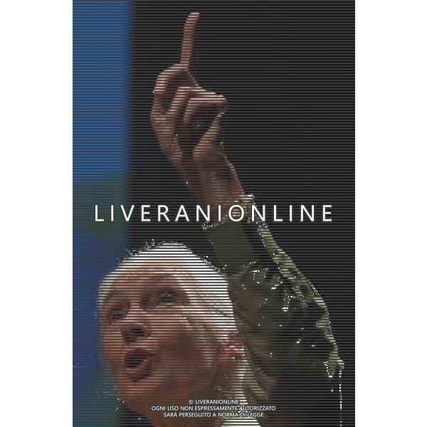 (131123) -- SANTIAGO, Nov. 23, 2013 () -- Primatologist Dr. Jane Goodall, participates in a conference called \'Reasons for Hope\', in the Catholic University of Chile, in Santiago, capital of Chile, on Nov. 23, 2013. Jane Goodall has dedicated her life to studying the behavior of chimpanzees in Africa and to promote sustainables lifestyles for the planet. Goodall will be visiting Chile until Nov. 26 conducting various activities, according to the local press. (/Jorge Villegas) (jp) (ce) ©photoshot/AGENZIA ALDO LIVERANI SAS - ITALY ONLY - La primatologa Dr. Jane Goodall, che ha dedicato la sua vita allo studio del comportamento degli scimpanze\' in Africa partecipa a una conferenza chiamata \'motivi di speranza\', presso l\'Universita\' Cattolica del Cile, a Santiago 23 Novembre 2013