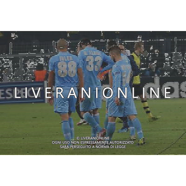 BORUSSIA DORTMUND - NAPOLI CHAMPIONS LEAGUE 26 NOVEMBRE 2013 NELLA FOTO: DELUSIONE FINE GARA GIOCATORI NAPOLI ©MOSCA/AGENZIA ALDO LIVERANI SAS