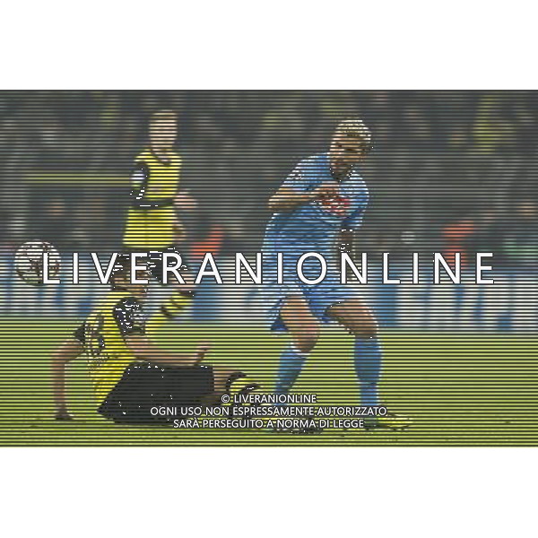 26.11.2013, Dortmund, Pilka nozna, football, uefa champions league, liga mistrzow, BVB Borussia Dortmund - SSC Neapel, Borussia Dortmund - SSC Napoli, Valon Behrami (SSC Napoli), Nuri Sahin (Borussia Dortmund) , fot. Lukasz Skwiot / Foto Olimpik/NEWSPIX.PL --- Newspix.pl AG ALDO LIVERANI SAS ONLY ITALY *** Local Caption *** www.newspix.pl mail us: info@newspix.pl call us: 0048 022 23 22 222 --- Polish Picture Agency by Ringier Axel Springer Poland