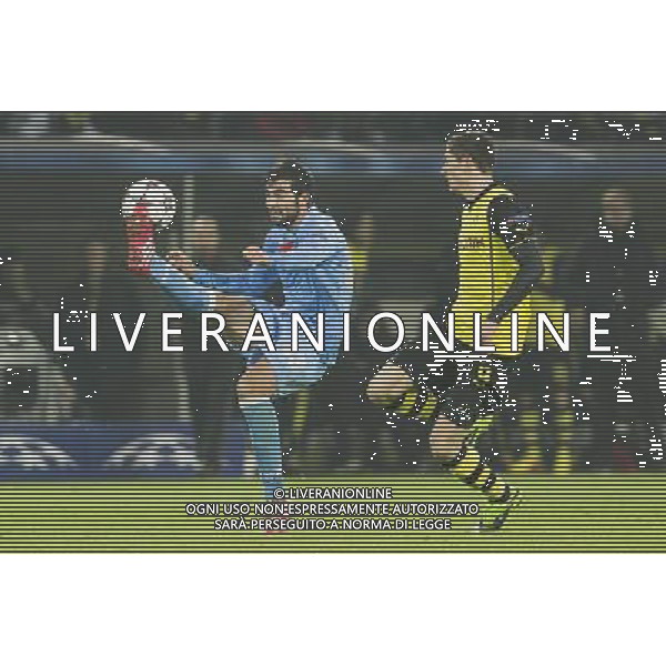26.11.2013, Dortmund, Pilka nozna, football, uefa champions league, liga mistrzow, BVB Borussia Dortmund - SSC Neapel, Borussia Dortmund - SSC Napoli, Raul Albiol (SSC Napoli), Robert Lewandowski (Borussia Dortmund) , fot. Lukasz Skwiot / Foto Olimpik/NEWSPIX.PL --- Newspix.pl AG ALDO LIVERANI SAS ONLY ITALY *** Local Caption *** www.newspix.pl mail us: info@newspix.pl call us: 0048 022 23 22 222 --- Polish Picture Agency by Ringier Axel Springer Poland
