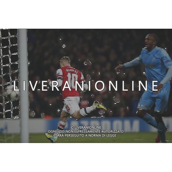 (131127) -- LONDON, Nov. 27, 2013 () -- Jack Wilshere (L) of Arsenal celebrates his second goal during the UEFA Champions League Group F match between Arsenal and Marseille at Emirates Stadium in London, Britain on Nov. 26, 2013. Arsenal won 2-0.(/Wang Lili) ©PHOTOSHOT/AGENZIA ALDO LIVERANI SAS - ITALY ONLY - ARSENAL VS MARSIGLIA partita di UEFA Champions League Gruppo F allo stadio Emirates Stadium di Londra, Gran Bretagna il 26 novembre 2013. L\'Arsenal ha vinto 2-0.
