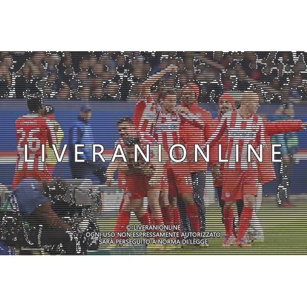 Kostas MANOLAS / Giannis MANIATIS / Gaetan BONG - 27.11.2013 - Paris Saint Germain / Olympiakos - Champions League Photo : Fred Porcu / Icon Sport AG ALDO LIVERANI SAS ONLY ITALY