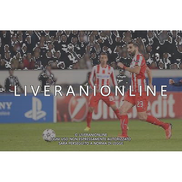 Dimitris SIOVAS / Marco VERRATTI - 27.11.2013 - Paris Saint Germain / Olympiakos - Champions League Photo : Fred Porcu / Icon Sport AG ALDO LIVERANI SAS ONLY ITALY