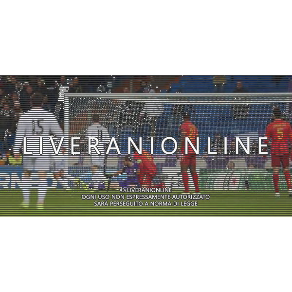 UEFA Champions League group B match between Real Madrid and Galatasaray SK at Santiago Bernabeu Stadium on November 27, 2013 in Madrid, Spain. Score: Real Madrid 4 vs Galatasaray 1 Pictured: Selcuk Inan and Goalkeeper Eray Iscan of Galatasaray and Isco of Real Madrid. LIGA MISTRZOW SEZON 2013/2014 PILKA NOZNA REAL MADRYT vs GALATASARAY ISTAMBUL FOT.SESKIM PHOTO/NEWSPIX.PL POLAND, TURKEY, GERMANY, AUSTRIA AND UK OUT !!! --- Newspix.pl AG ALDO LIVERANI SAS ONLY ITALY *** Local Caption *** www.newspix.pl mail us: info@newspix.pl call us: 0048 022 23 22 222 --- Polish Picture Agency by Ringier Axel Springer Poland
