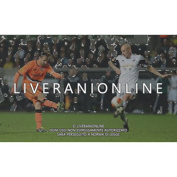 Valencia\'s Jonas has an attempt at goal Photo by Ian Cook/CameraSport Football - UEFA Europa League Group A - Swansea City v Valencia - Thursday 28th November 2013 - The Liberty Stadium - Swansea © CameraSport - 43 Linden Ave. Countesthorpe. Leicester. England. LE8 5PG - Tel: +44 (0) 116 277 4147 - admin@camerasport.com - www.camerasport.com AG ALDO LIVERANI SAS ONLY ITALY