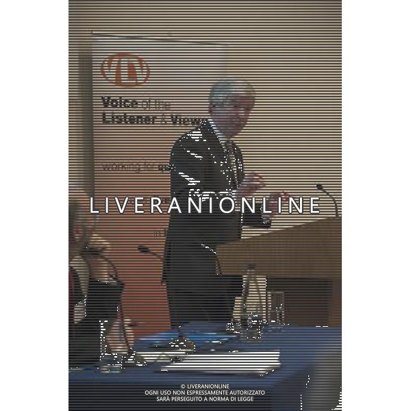 Lord Hall of Birkenhead, the BBC Director-General speaks to delegates of the Voice of the Listener \' Viewer at their Autumn\'s Annual AGM held at the Geological Society in Piccadilly. London ©photoshot/AGENZIA ALDO LIVERANI SAS - ITALY ONLY - Tony Hall direttore generale della Bbc