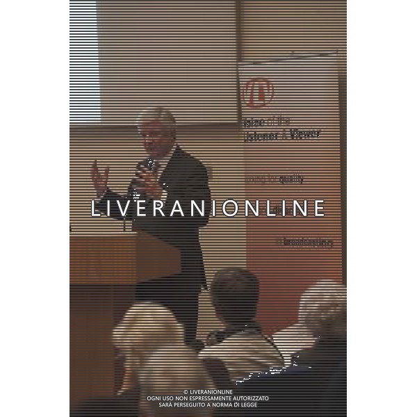 Lord Hall of Birkenhead, the BBC Director-General speaks to delegates of the Voice of the Listener \' Viewer at their Autumn\'s Annual AGM held at the Geological Society in Piccadilly. London ©photoshot/AGENZIA ALDO LIVERANI SAS - ITALY ONLY - Tony Hall direttore generale della Bbc