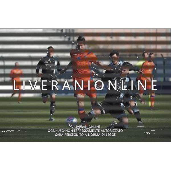 Busto Arsizio (VA) 1-12-2013 Stadio Carlo Speroni Campionato Lega PRO Prima Divisione girone A - 12å¡ giornata Pro Patria - Virtus Entella nella foto Serafini contrastato da Russo foto Roberto Garavaglia - ag. Aldo Liverani sas
