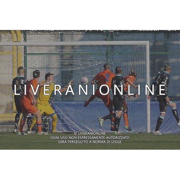 Busto Arsizio (VA) 1-12-2013 Stadio Carlo Speroni Campionato Lega PRO Prima Divisione girone A - 12å¡ giornata Pro Patria - Virtus Entella nella foto Cervo Deluca Cesar segna 1 a 0 Virtus Entella foto Roberto Garavaglia - ag. Aldo Liverani sas