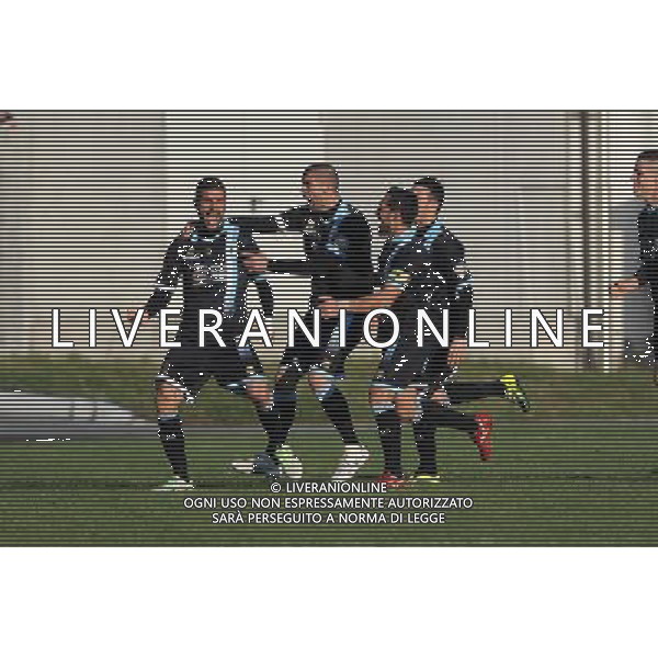 Busto Arsizio (VA) 1-12-2013 Stadio Carlo Speroni Campionato Lega PRO Prima Divisione girone A - 12å¡ giornata Pro Patria - Virtus Entella nella foto Cervo Deluca Cesar segna 1 a 0 Virtus Entella foto Roberto Garavaglia - ag. Aldo Liverani sas