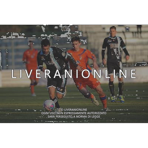 Busto Arsizio (VA) 1-12-2013 Stadio Carlo Speroni Campionato Lega PRO Prima Divisione girone A - 12Â° giornata Pro Patria - Virtus Entella nella foto Staiti inseguito da Tonon foto Roberto Garavaglia - ag. Aldo Liverani sas