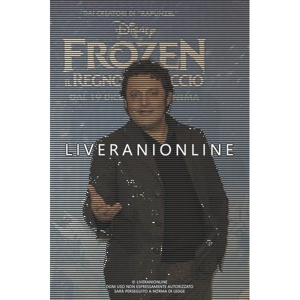 Roma - 02/12/2013 - St. Regis Grand Hotel - Photocall del film della Disney \' Frozen- Il Regno di Ghiaccio \' - nella foto: Enrico Brignano / Ph. Fabrizio Corradetti - Ag. Aldo Liverani sas