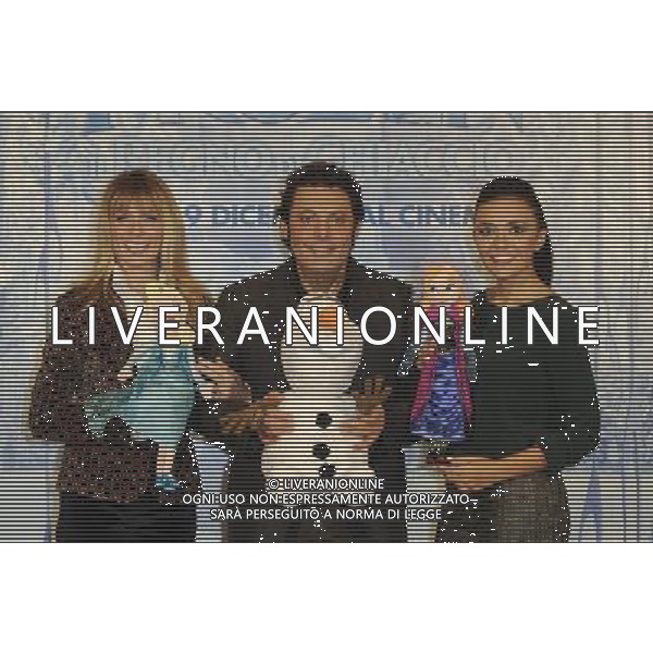 Roma - 02/12/2013 - St. Regis Grand Hotel - Photocall del film della Disney \' Frozen- Il Regno di Ghiaccio \' - nella foto: Serena Autieri Enrico Brignano e Serena Rossi / Ph. Fabrizio Corradetti - Ag. Aldo Liverani sas