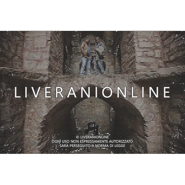 (131202) --NEW DELHI, Dec. 2, 2013 () -- Citizens visit Ugrasen ki Baoli, one of the stepwells in New Delhi, capital of India, Dec. 1, 2013. Stepwells are wells or ponds in which the water may be reached by descending a set of steps. They are most common in western and north India. Some of the stepwells are covered and protected and often of architectural significance. The construction may be utilitarian, but sometimes includes significant architectural embellishments. (/Zheng Huansong)(srb) ©photoshot/AGENZIA ALDO LIVERANI SAS - ITALY ONLY - Veduta di Agrasen ki Baoli, la gradinata a Nuova Delhi, in India, 1 dicembre 2013 formata da pozzi o bacini in cui l\'acqua puo\' essere raggiunta scendendo una serie di passagg di importanza architettonica