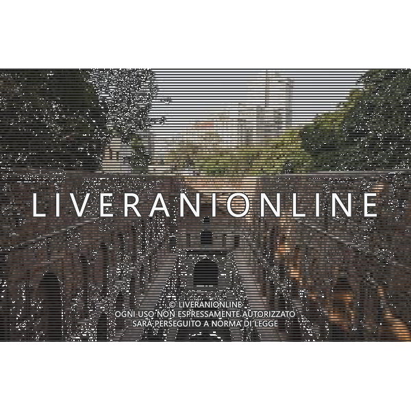 (131202) --NEW DELHI, Dec. 2, 2013 () -- Photo taken on Dec. 1, 2013 shows the Ugrasen ki Baoli, one of the stepwells in New Delhi, capital of India. Stepwells are wells or ponds in which the water may be reached by descending a set of steps. They are most common in western and north India. Some of the stepwells are covered and protected and often of architectural significance. The construction may be utilitarian, but sometimes includes significant architectural embellishments. (/Zheng Huansong)(srb) ©photoshot/AGENZIA ALDO LIVERANI SAS - ITALY ONLY - Veduta di Agrasen ki Baoli, la gradinata a Nuova Delhi, in India, 1 dicembre 2013 formata da pozzi o bacini in cui l\'acqua puo\' essere raggiunta scendendo una serie di passagg di importanza architettonica