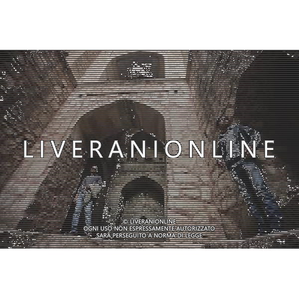 (131202) --NEW DELHI, Dec. 2, 2013 () -- Citizens visit Ugrasen ki Baoli, one of the stepwells in New Delhi, capital of India, Dec. 1, 2013. Stepwells are wells or ponds in which the water may be reached by descending a set of steps. They are most common in western and north India. Some of the stepwells are covered and protected and often of architectural significance. The construction may be utilitarian, but sometimes includes significant architectural embellishments. (/Zheng Huansong)(srb) ©photoshot/AGENZIA ALDO LIVERANI SAS - ITALY ONLY - Veduta di Agrasen ki Baoli, la gradinata a Nuova Delhi, in India, 1 dicembre 2013 formata da pozzi o bacini in cui l\'acqua puo\' essere raggiunta scendendo una serie di passagg di importanza architettonica