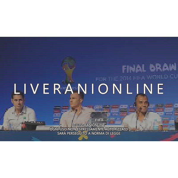 (131206) -- COSTA DO SAUIPE, Dec. 6, 2013 () -- Former soccer players Fernando Hierro (L), Fabio Cannavaro (C) and Cafu take part in a press conference on the eve of the draw for the World Cup Brazil 2014 in Costa do Sauipe, Brazil, on Dec. 5, 2013. The draw for the groups and matchups of the World Cup Brazil 2014 will take place on Friday. (/Juan Roleri/TELAM) (ce) AG ALDO LIVERANI SAS ONLY ITALY