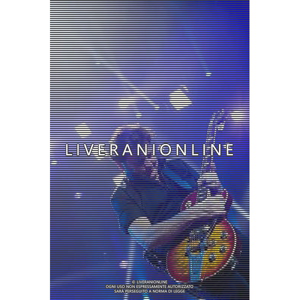 Simple Minds plays O2 Arena on 30/11/2013 at O2 Arena, London. Persons pictured: Charlie Burchill. ©photohsot/AGENZIA ALDO LIVERANI SAS - ITALY ONLY - EDITORIAL USE ONLY ©PHOTOHSOT/AGENZIA ALDO LIVERANI SAS - ITALY ONLY - EDITORIAL USE ONLY