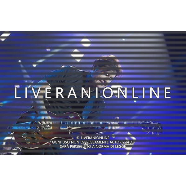 Simple Minds plays O2 Arena on 30/11/2013 at O2 Arena, London. Persons pictured: Charlie Burchill. ©photohsot/AGENZIA ALDO LIVERANI SAS - ITALY ONLY - EDITORIAL USE ONLY ©PHOTOHSOT/AGENZIA ALDO LIVERANI SAS - ITALY ONLY - EDITORIAL USE ONLY