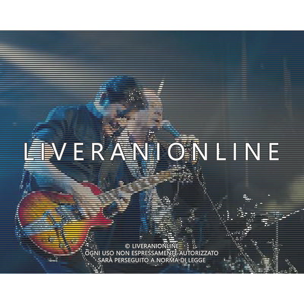 Simple Minds plays O2 Arena on 30/11/2013 at O2 Arena, London. Persons pictured: Kim Kerr, Charlie Burchill. ©photohsot/AGENZIA ALDO LIVERANI SAS - ITALY ONLY - EDITORIAL USE ONLY ©PHOTOHSOT/AGENZIA ALDO LIVERANI SAS - ITALY ONLY - EDITORIAL USE ONLY