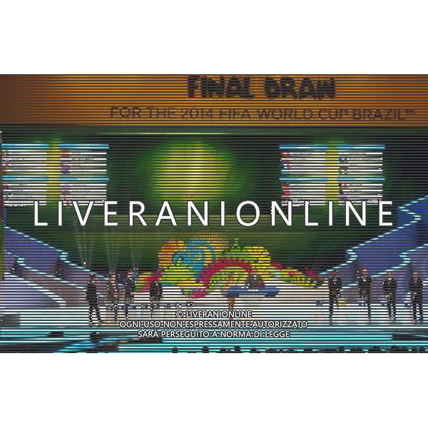 (131206) -- COSTA DO SAUIPE, Dec. 6, 2013 () -- Photo taken on Dec. 6, 2013 shows the ceremony of the final draw for the groups and matchups of the 2014 FIFA World Cup Brazil in Costa do Sauipe, Brazil. (/AGENCIA ESTADO) AG ALDO LIVERANI SAS ONLY ITALY