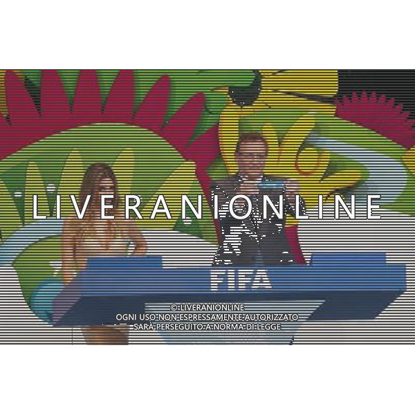 (131206) -- COSTA DO SAUIPE, Dec. 6, 2013 (Xinhua) -- FIFA General Secretary Jerome Valcke shows the ballot of England during the final draw for the groups and matchups of the 2014 FIFA World Cup Brazil in Costa do Sauipe, Brazil, on Dec. 6, 2013. (Xinhua/Xu Zijian) AG ALDO LIVERANI SAS ONLY ITALY