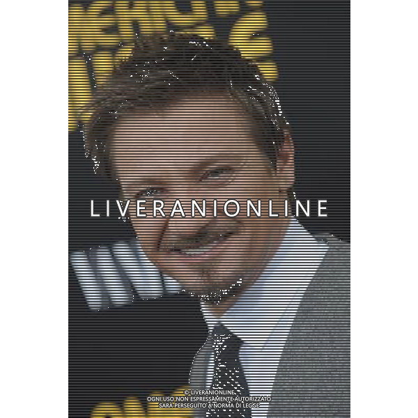 Jeremy Renner arrives at the World Premiere of \'American Hustle\' on December 8, 2013 at The Ziegfeld Theatre in New York City. AG ALDO LIVERANI SAS ONLY ITALY