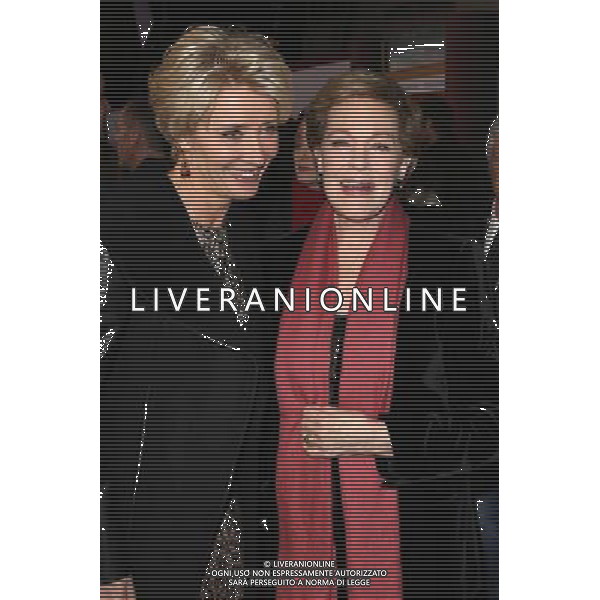 Emma Thompson, Julie Andrews at the \'Saving Mr. Banks\' Los Angeles Premiere, Walt Disney Studios, Burbank, CA 12-09-13 AG ALDO LIVERANI SAS ONLY ITALY